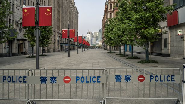 Cina abbandona politica zero Covid: mercati non esultano