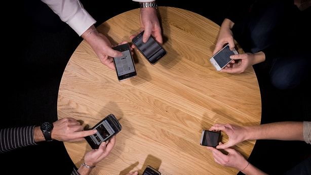 Ue trova l’accordo sulla fine del roaming. Ma c’è un effetto collaterale