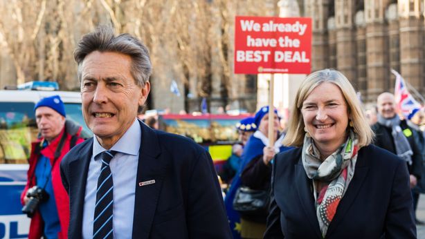 No deal, no party: ammutinamento generale in caso di Brexit disordinata