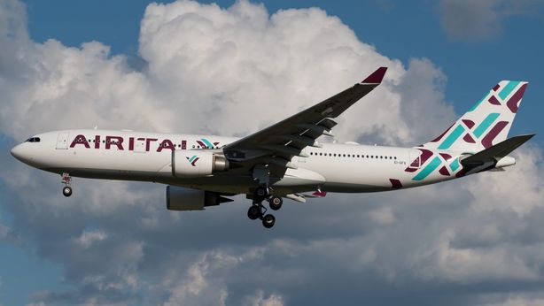 Lufthansa: riduce perdita netta nel 1Q 2023