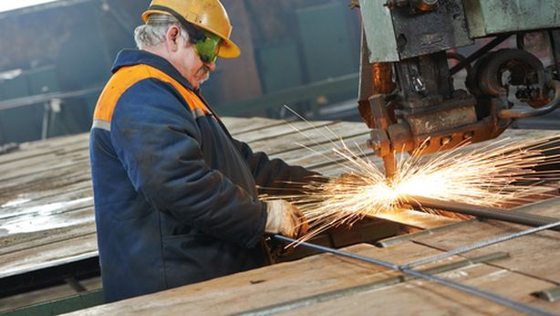 Germania: delude la produzione industriale, ma fiducia su ripresa