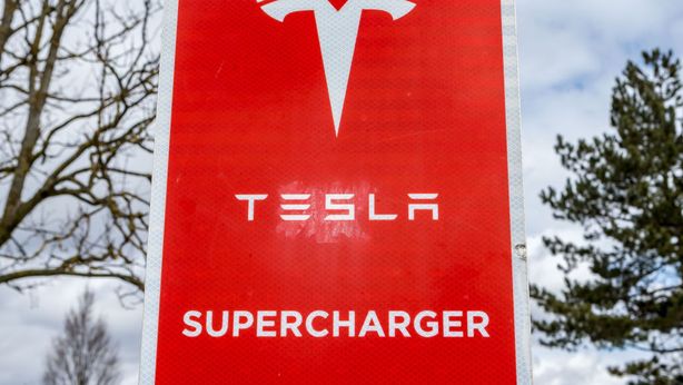 Tesla: consegne sotto le attese in India, ordini per sole 600 auto