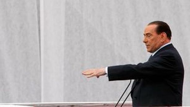 Berlusconi: “Sforiamo patti Ue, tanto non ci cacciano”