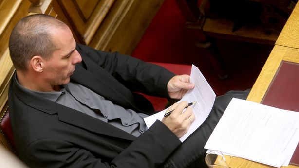 Varoufakis avverte su contagio Grecia. Bce: Grexit? Un trauma