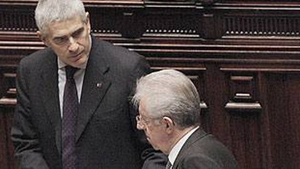 Monti: Berlusconi “pifferaio magico”. Redditometro? Bomba a orologeria