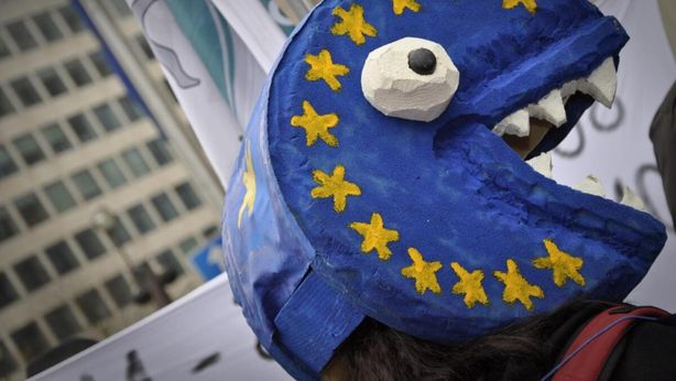 Eurozona: fiducia consumatori aprile sopra attese (-17,5 punti)