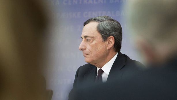 Borsa Milano chiude male, Europa debole per i guai di Erste Bank