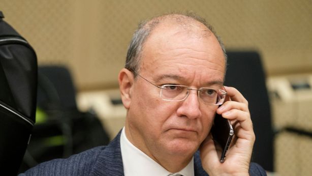 Stipendi insegnanti, la proposta del Ministro Valditara divide