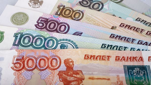 Russia nella tempesta, tra crollo rublo e collasso bancario