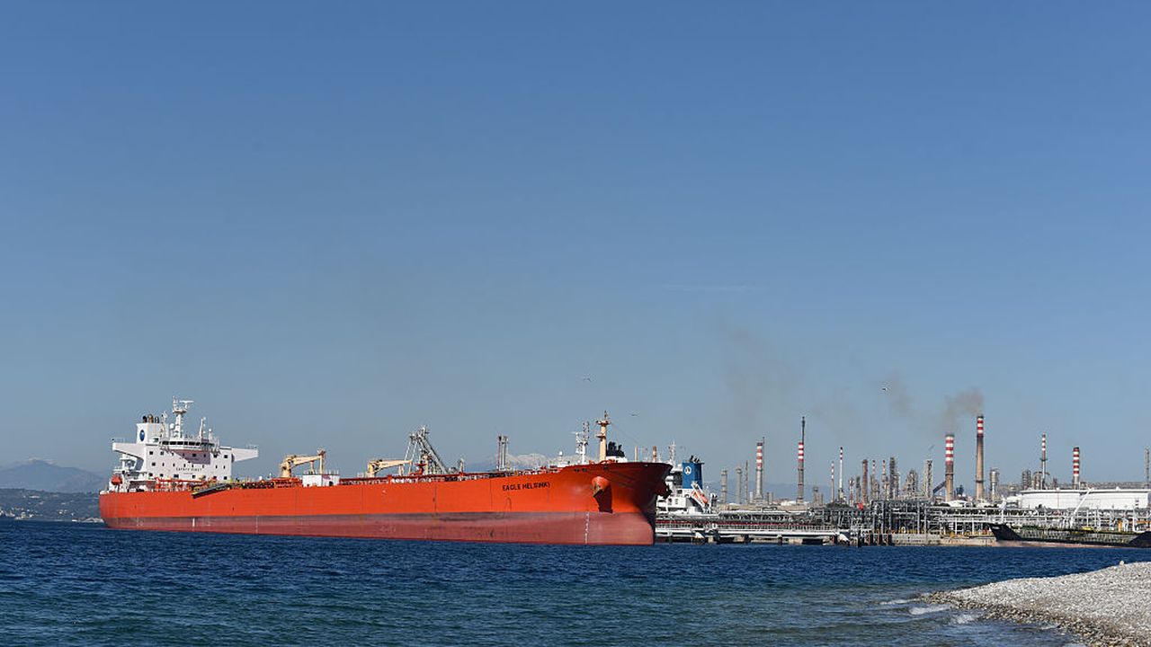 Iran riapre lo Stretto di Hormuz: Borse euforiche, petrolio in calo