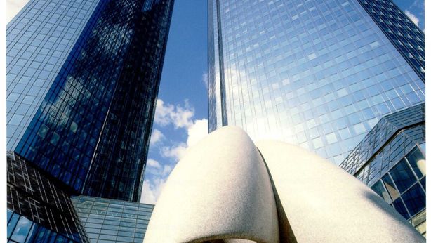 Deutsche Bank valuta riduzione Cda per tagliare i costi