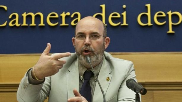 M5S, Crimi su nuove espulsioni: “Tutto è possibile”