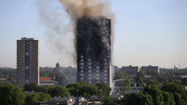 Londra: incendio in un grattacielo, ci sono vittime