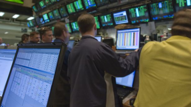Borsa Milano in rialzo, euro rimane osservato speciale