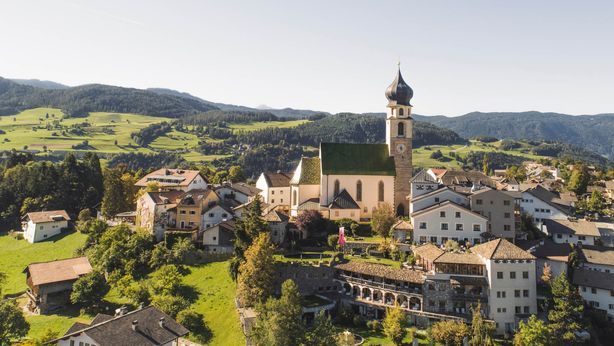 Dove l’arte incontra il benessere: il Romantik Hotel Turm, un museo dell’anima ai piedi dello Sciliar