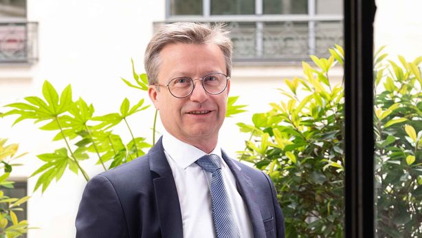 Mercati: azioni difensive e corporate bond per beneficiare dei tagli dei tassi secondo Oddo BHF Am