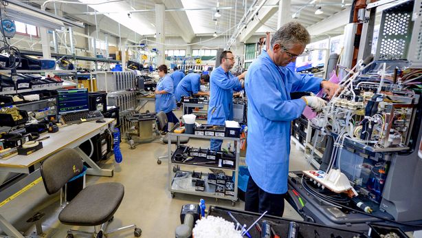 Produzione industriale -2,2%. E i prestiti ai privati peggiorano