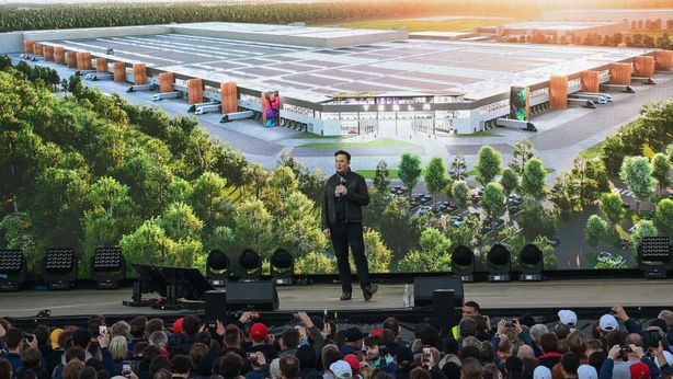 Musk presenta la prima fabbrica di Tesla in Europa