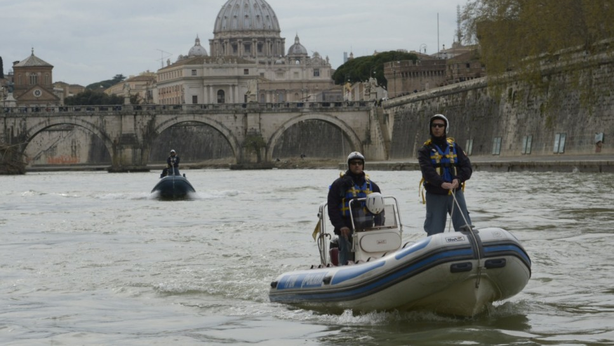 Obama a Roma: in Usa notizia è l’incontro con il Papa, Renzi completamente snobbato