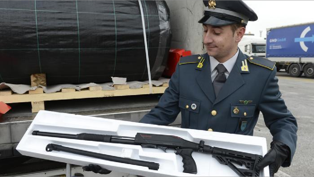 ISIS, Italia confisca 800 armi da guerra dirette in Belgio