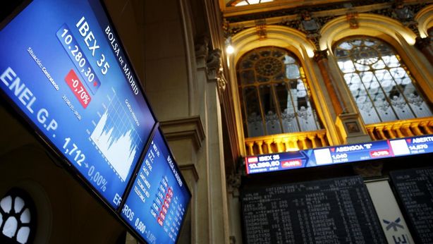 Borse aprono in territorio positivo: attesa per l’inflazione UK e USA