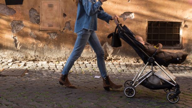 Demografia, l’Italia invecchia. Tasso di fertilità fra i più bassi nell’Ue