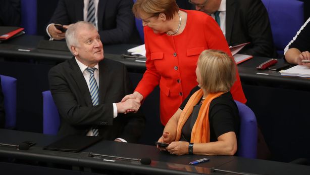 Migranti: Merkel strappa accordo definitivo