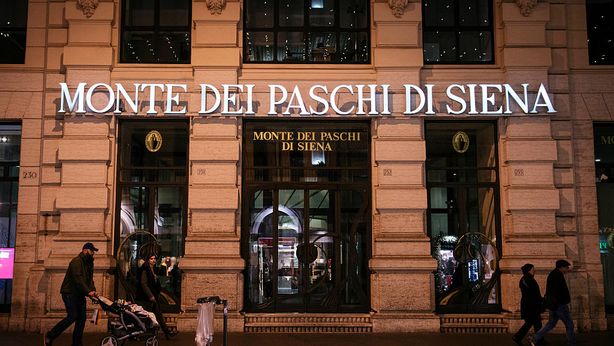 BMPS: Utili -562 mln. Tagli per filiali (100) e dipendenti (2670), servono 2,5 mld