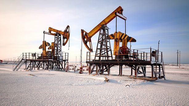 Petrolio, quotazioni volatili in attesa delle sanzioni, dove può arrivare