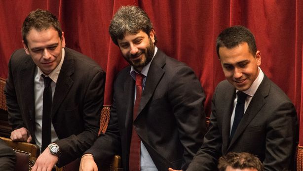 Elezioni, stallo governo. M5S: “Noi killer di Berlusconi”