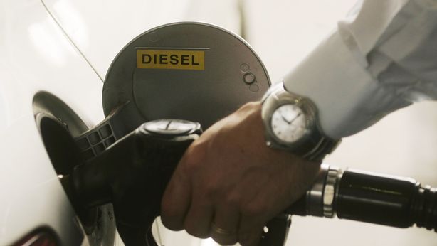 Perché il diesel costa più della benzina