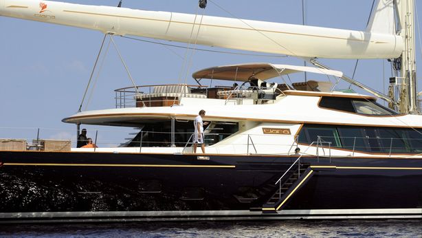 Paradise Papers, nelle isole Cayman miliardi di risparmi a rischio
