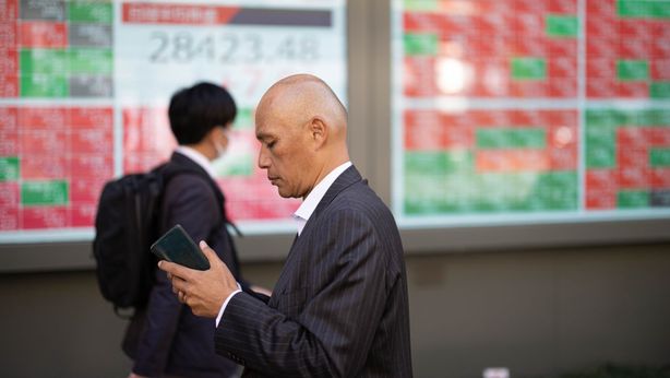 Borsa Tokyo: indice Nikkei 225 oltre 41.000, nuovo record di sempre con Topix prima di fare dietrofront
