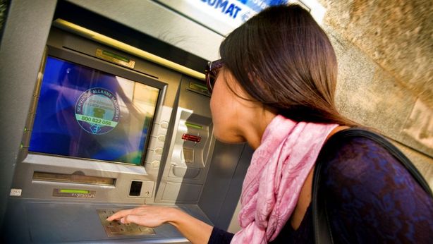 Carte di credito e millennial: gestirle male significa guai finanziari in futuro