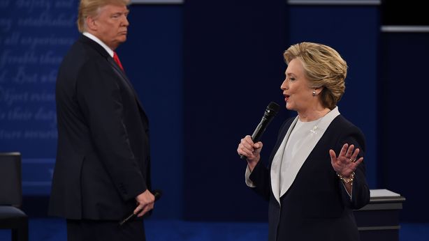 Elezioni Usa, duello tv. Trump a Clinton: “ti manderei in galera” (VIDEO)