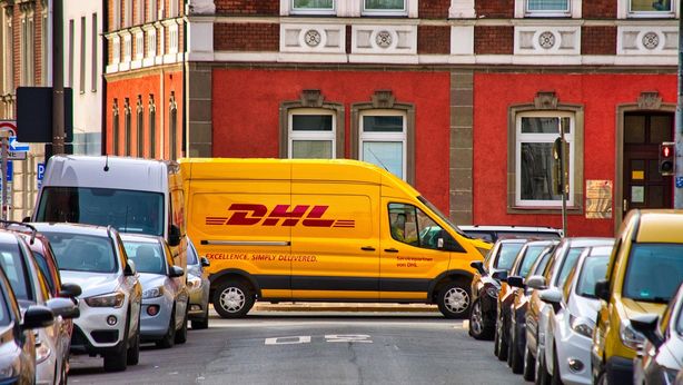 DHL, calo dei ricavi del 3,9% nel secondo trimestre del 2025