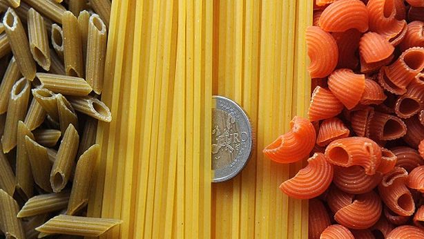 Crisi azzoppa le spese: italiani risparmiano anche sul cibo