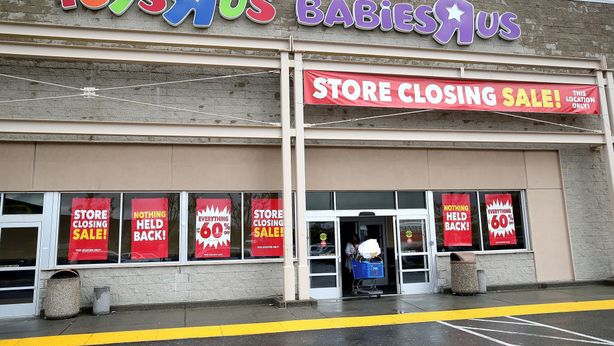 Crisi retail: tutti i negozi che chiuderanno entro la fine dell’anno