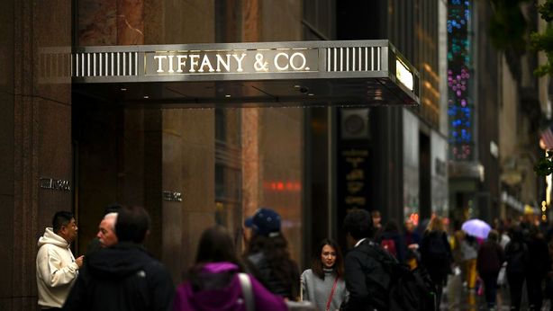 Lusso: Lvmh mette le mani sui gioielli di Tiffany