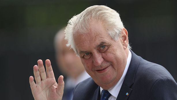 Repubblica Ceca come la Svizzera: “abbandonerà” l’euro