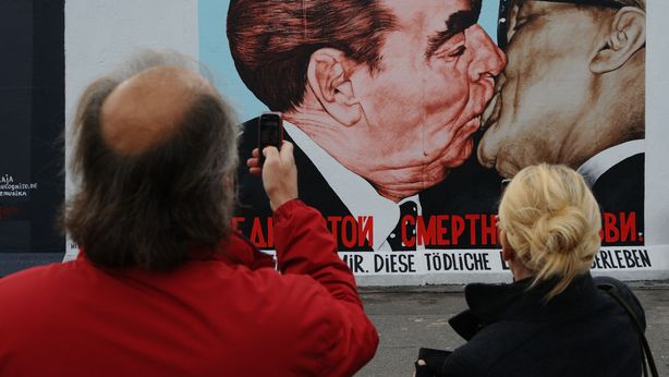 Muro di Berlino: trent’anni fa la caduta del simbolo della cortina di ferro