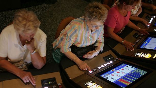 Bce, Draghi punta sul gioco d’azzardo: 125 milioni per Novomatic