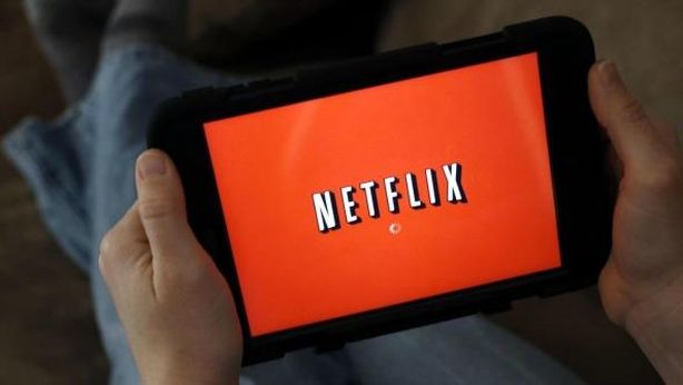 Netflix, il gigante californiano che spaventa Mediaset e Sky