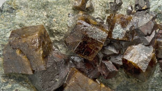 Perovskite, il minerale miracoloso che metterà il turbo a internet