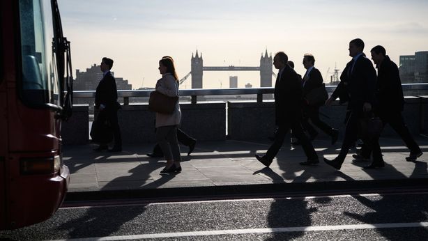Mercati: investitori alla larga da Londra, Bond ne approfittano