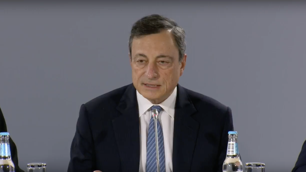 Bce danza su un filo, Draghi manda segnali da colomba