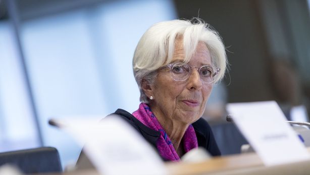 BCE alla finestra oggi, preparerà terreno per aumento del QE a dicembre