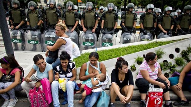 Argentina: svalutazione peso e impennata prezzi, il nemico vero è in casa