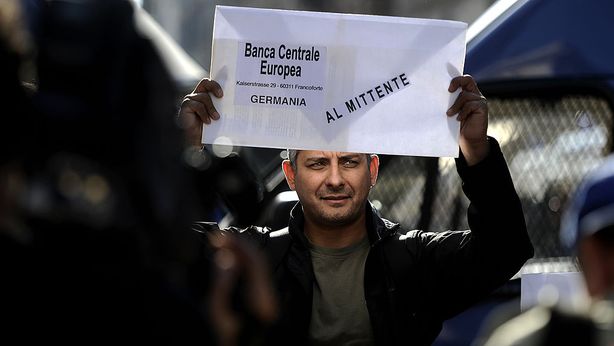 Banche e crediti deteriorati: ritorno alla lira? Ecco cosa accadrebbe