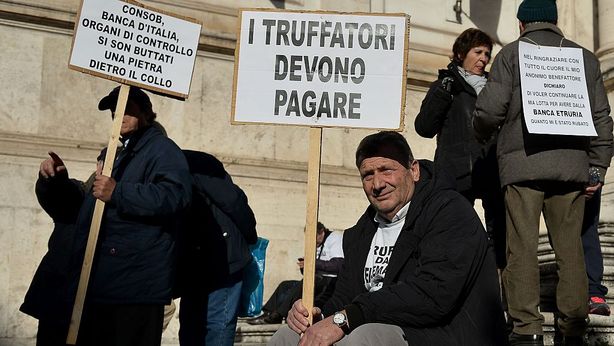 Banca Etruria: lavoratori contro risparmiatori: guerra tra truffati